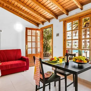 101 Bright, Pool View And Air Conditioning , Playa de las Americas (Tenerife) Spain